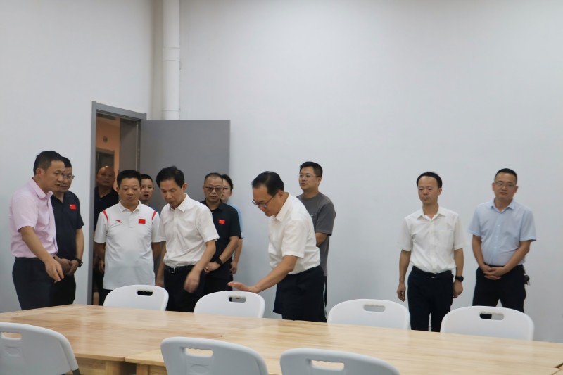省體育局黨組書記、局長(zhǎng)李小平在九江調(diào)研2024年WTA江西網(wǎng)球公開賽籌備工作情況